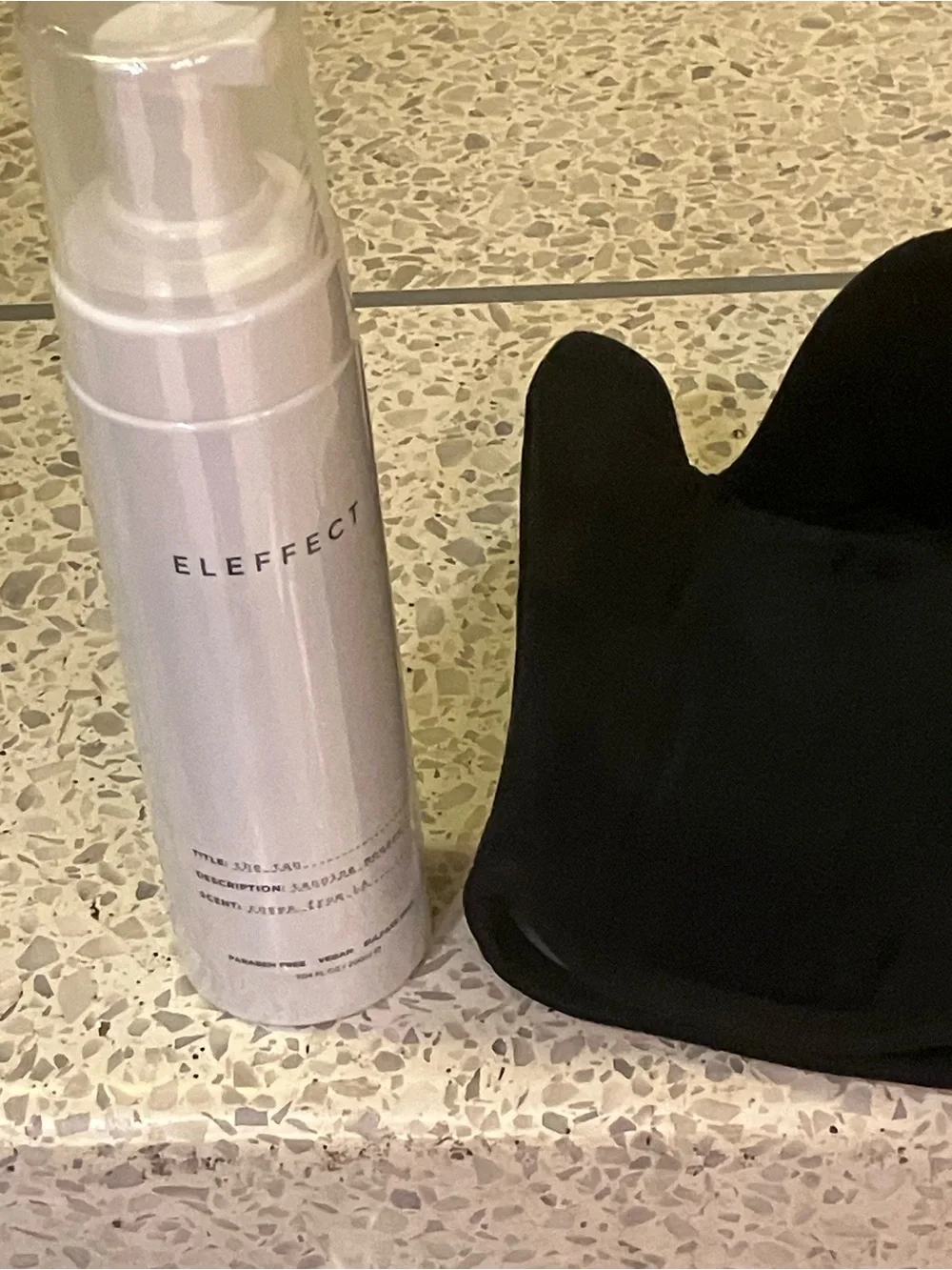 Eleffect “The Tan” tanning mousse with a velvet glove🥰